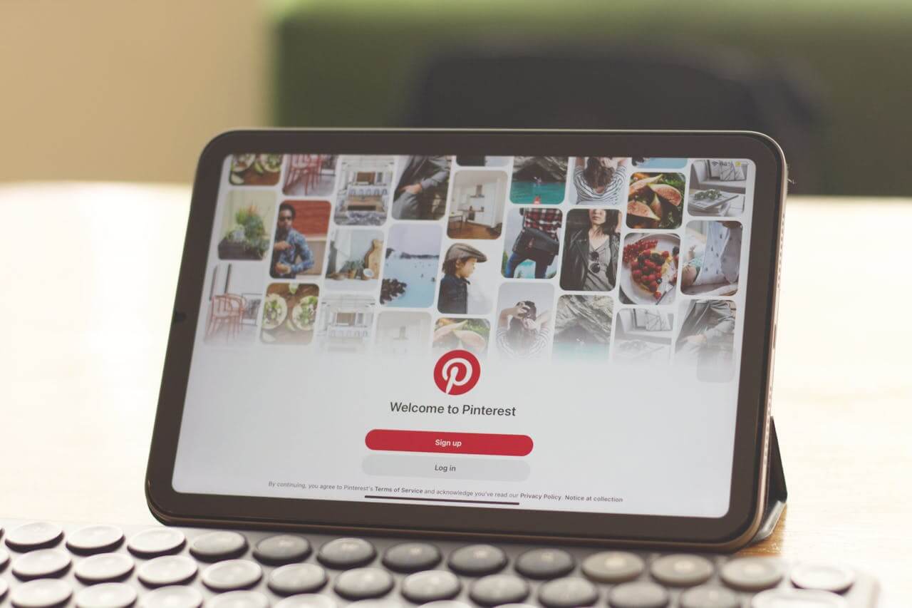 Top Pinterest Podcasts To Listen To For Podcasters and Content Creators For Business Growth.